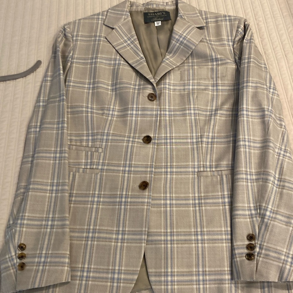 Women’s blazer lined in silk